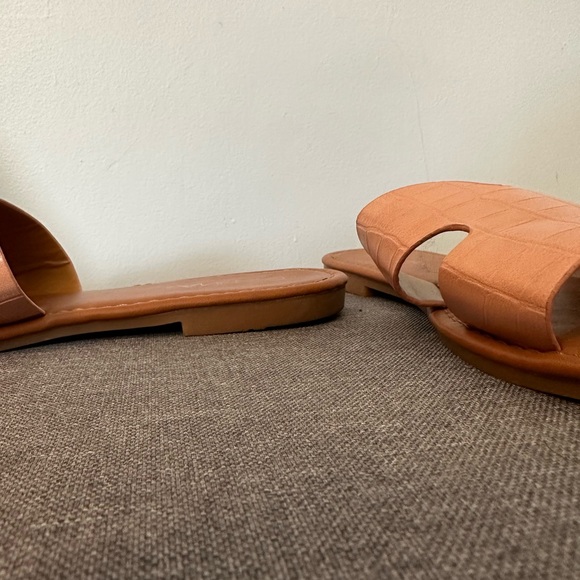 *SOLD* ANNA pink slides - Picture 3 of 5